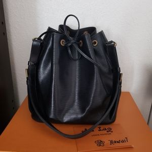Authentic Louis Vuitton Petit Noe Black Epi